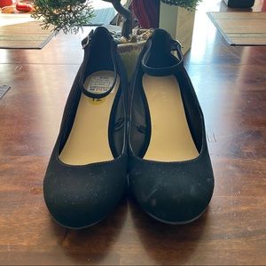 Me too shoes. Black. Size 12. Like new.